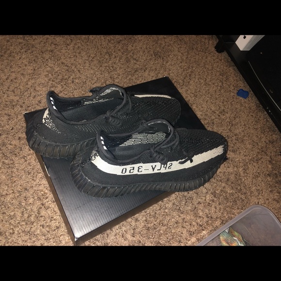 Yezzys Boost 350 v2 Oreo - Picture 5 of 6